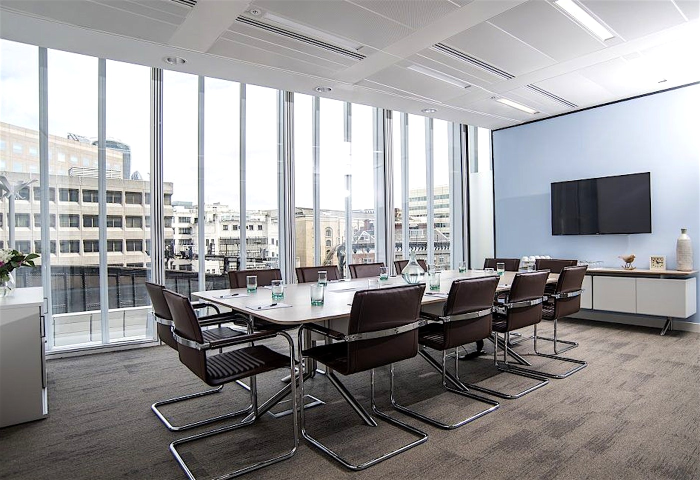 meeting room at news building london bridge