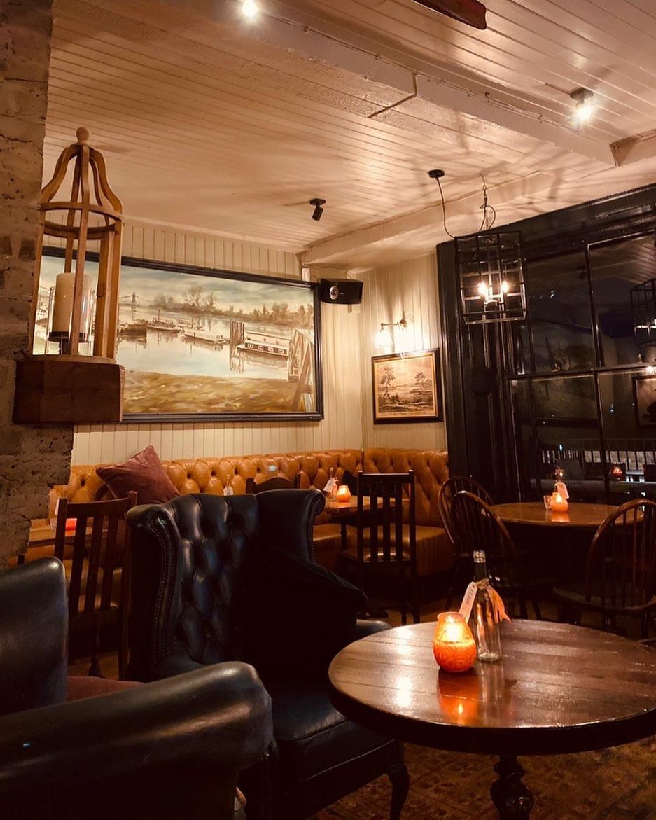 interior of the old ship hammersmith river bar 