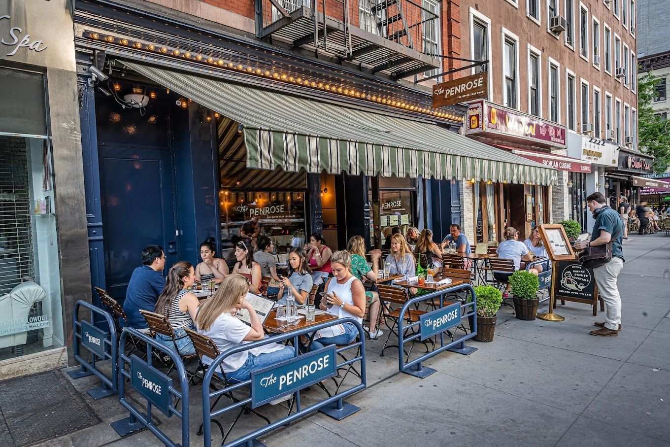 A chill, laid-back Upper East Side cocktail bar: The Penrose1