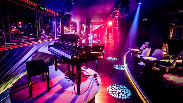 A musical party venue in Londons West End: Piano Works West End1