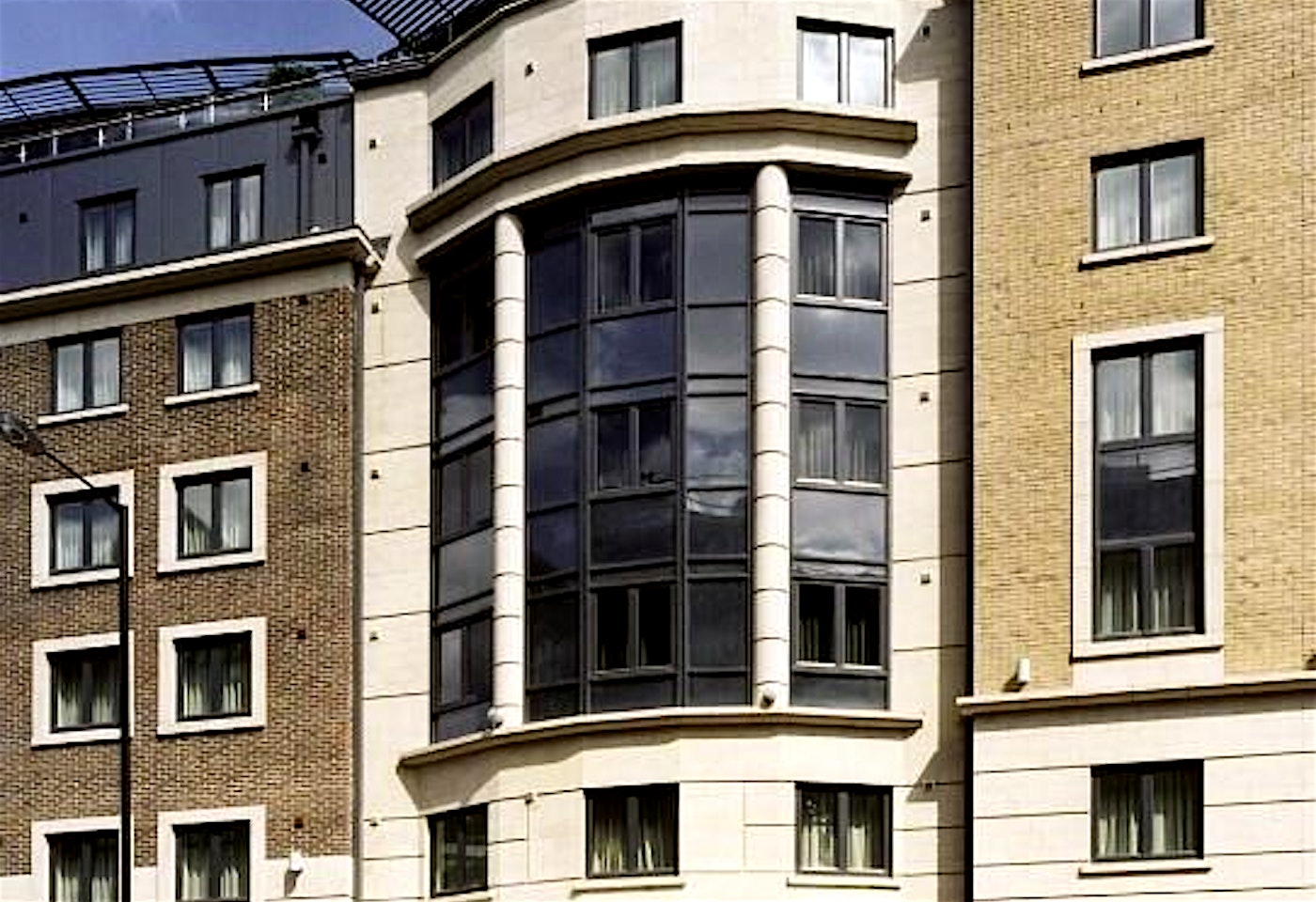 exterior of ibis styles in borough london