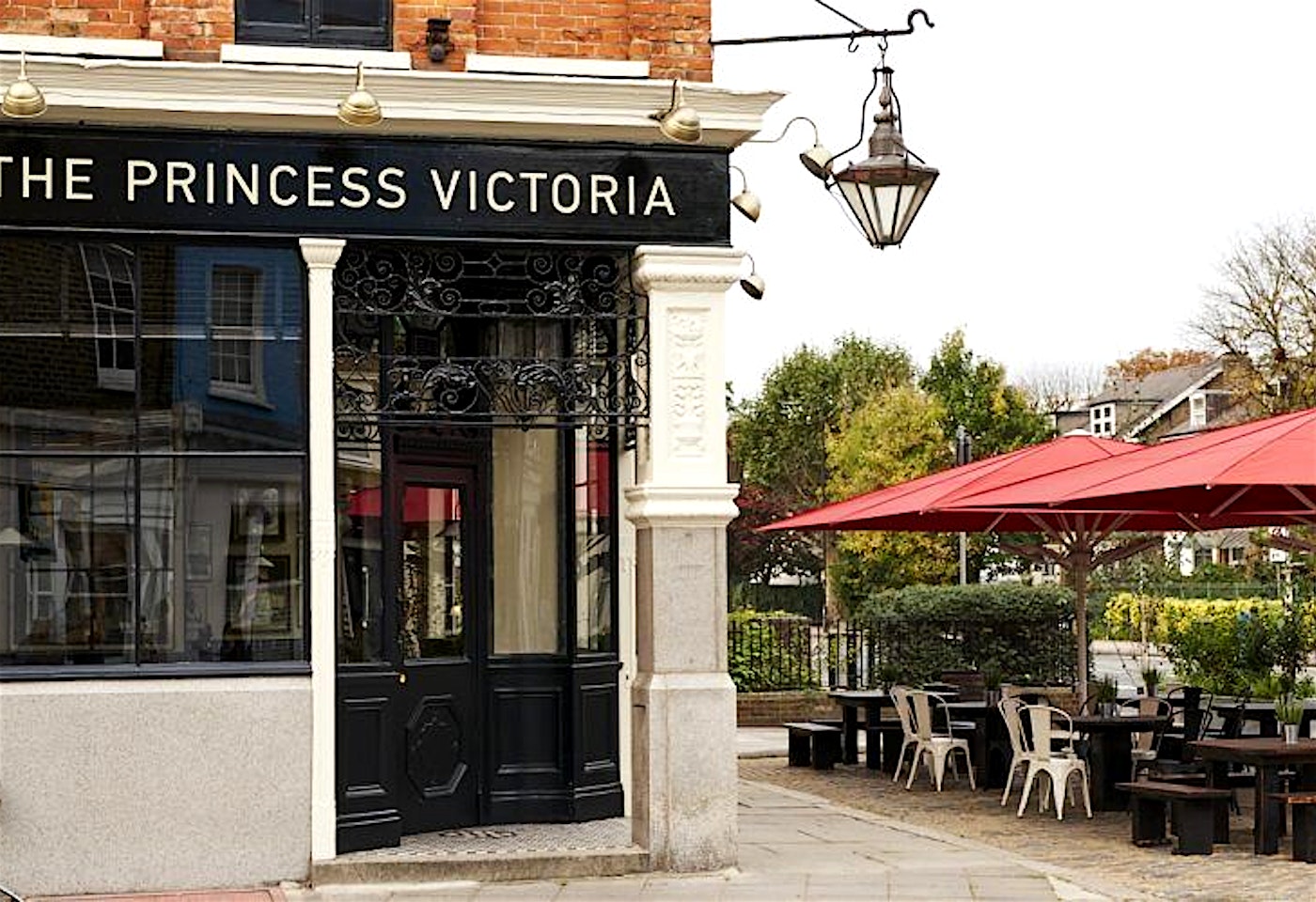 exterior of the princess victoria pub in shepherds bush london bar