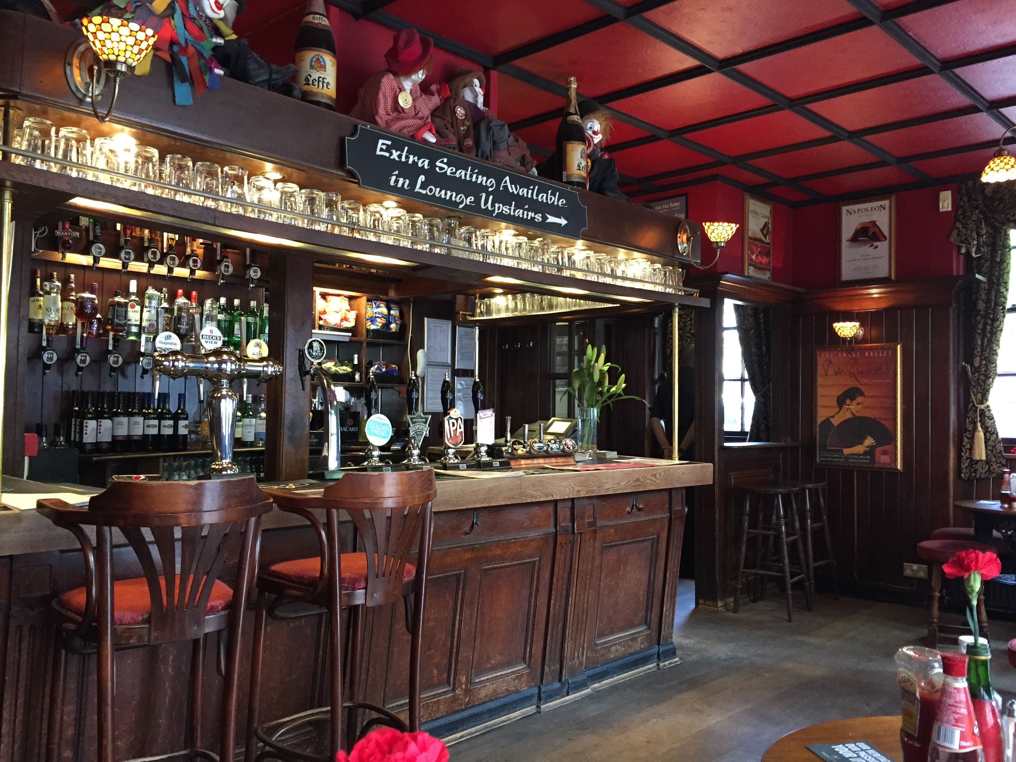 interior of the queens larder bloomsbury bar
