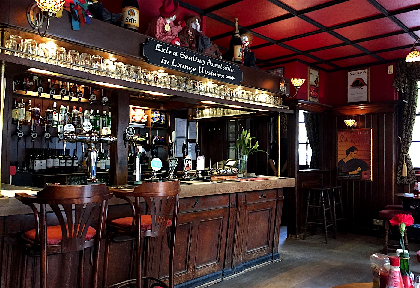 interior of the queens larder bloomsbury bar