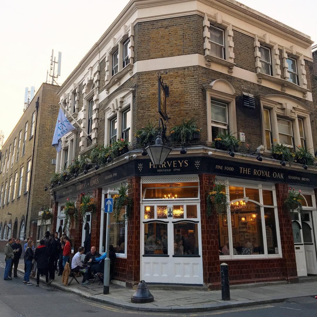 exterior of the royal oak borough bar london