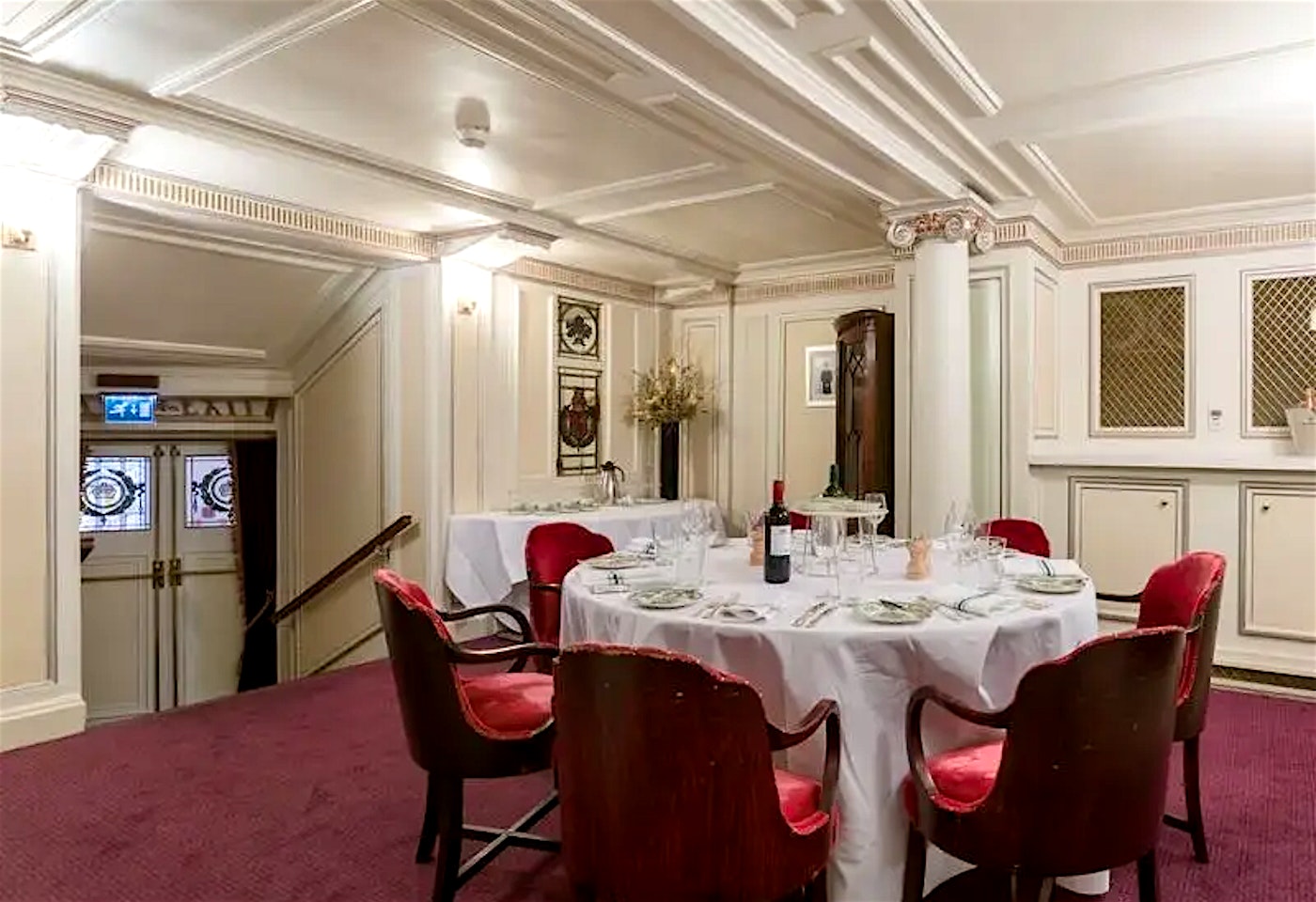 the royal retiring room at the london coliseum leicester square meeting room