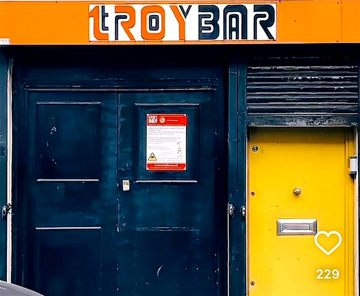 Troy bar