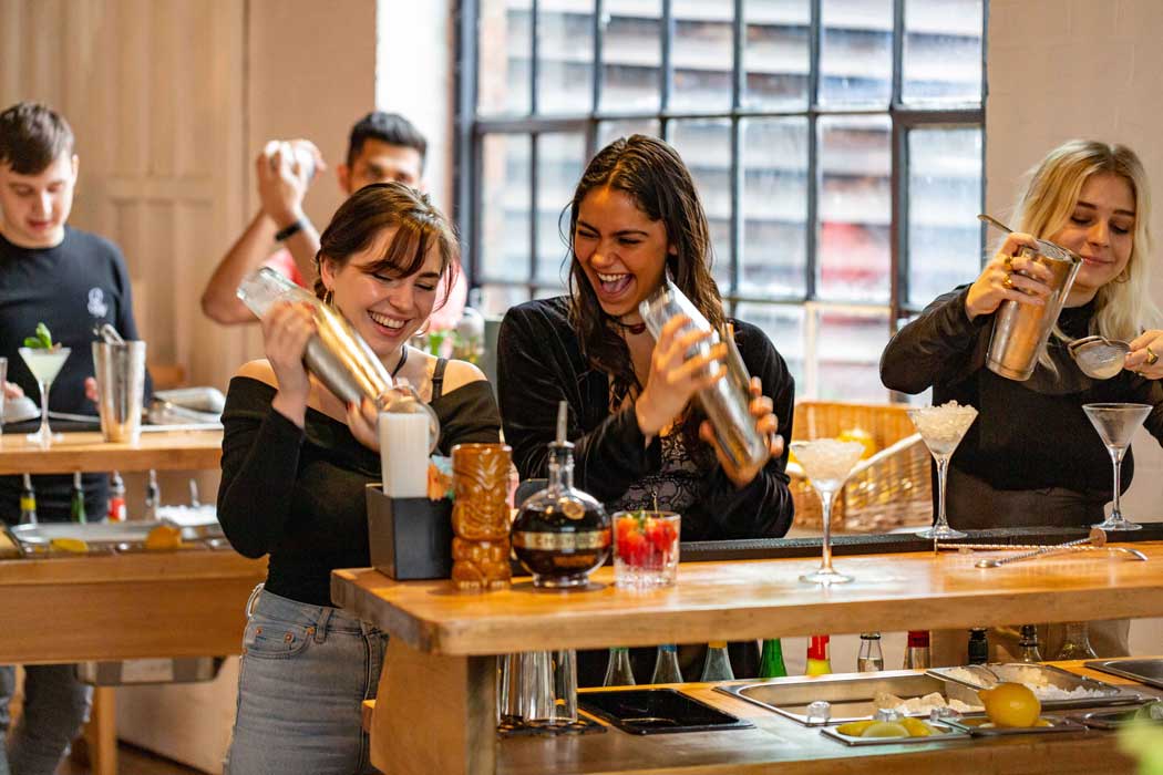 A multi-faceted rooftop bar in Shoreditch: TT Liquor image 3