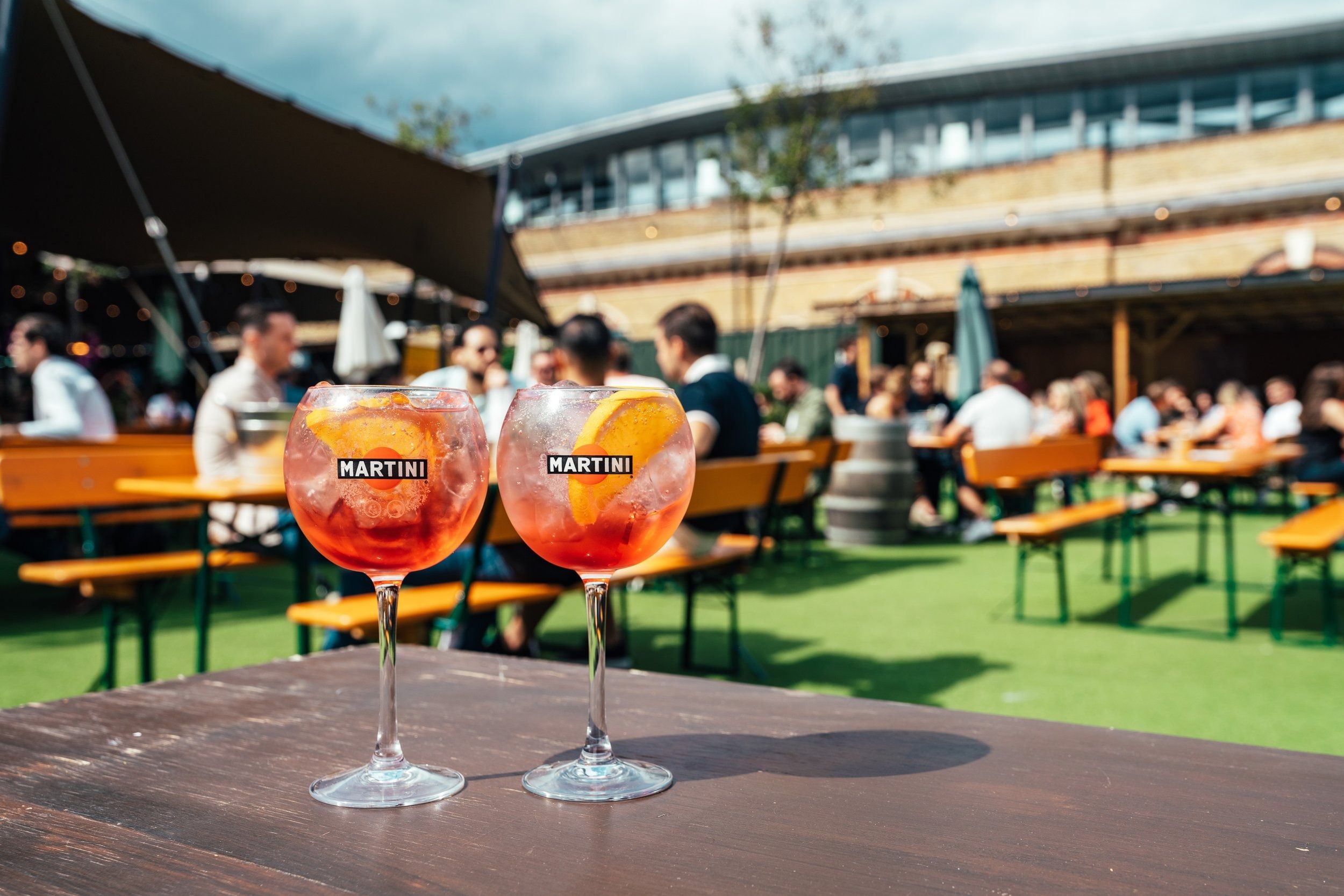 Top 5 outdoor bars near London Bridge Hire Now