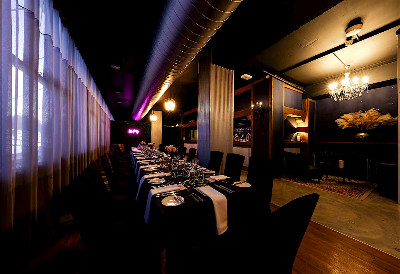 Legends Room, voco Brisbane City Centre1