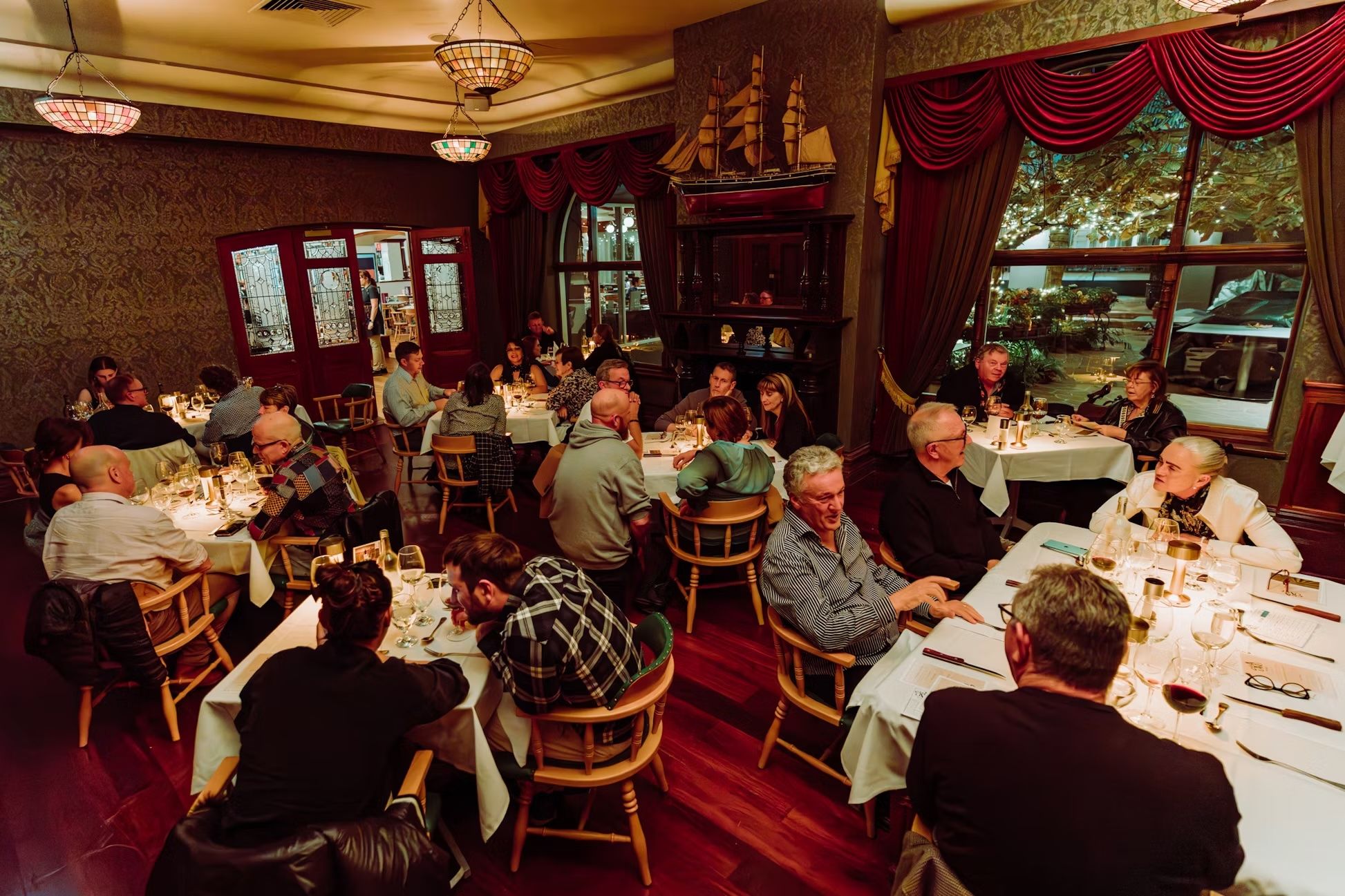 Zephyr Room, The Windsor Hotel1